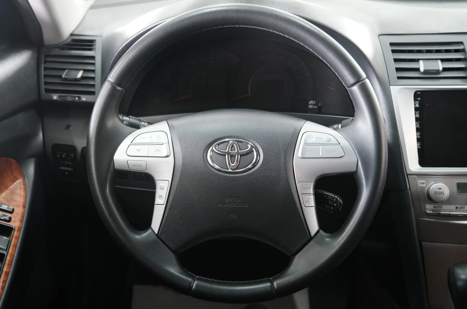 Toyota Camry 13 из 25