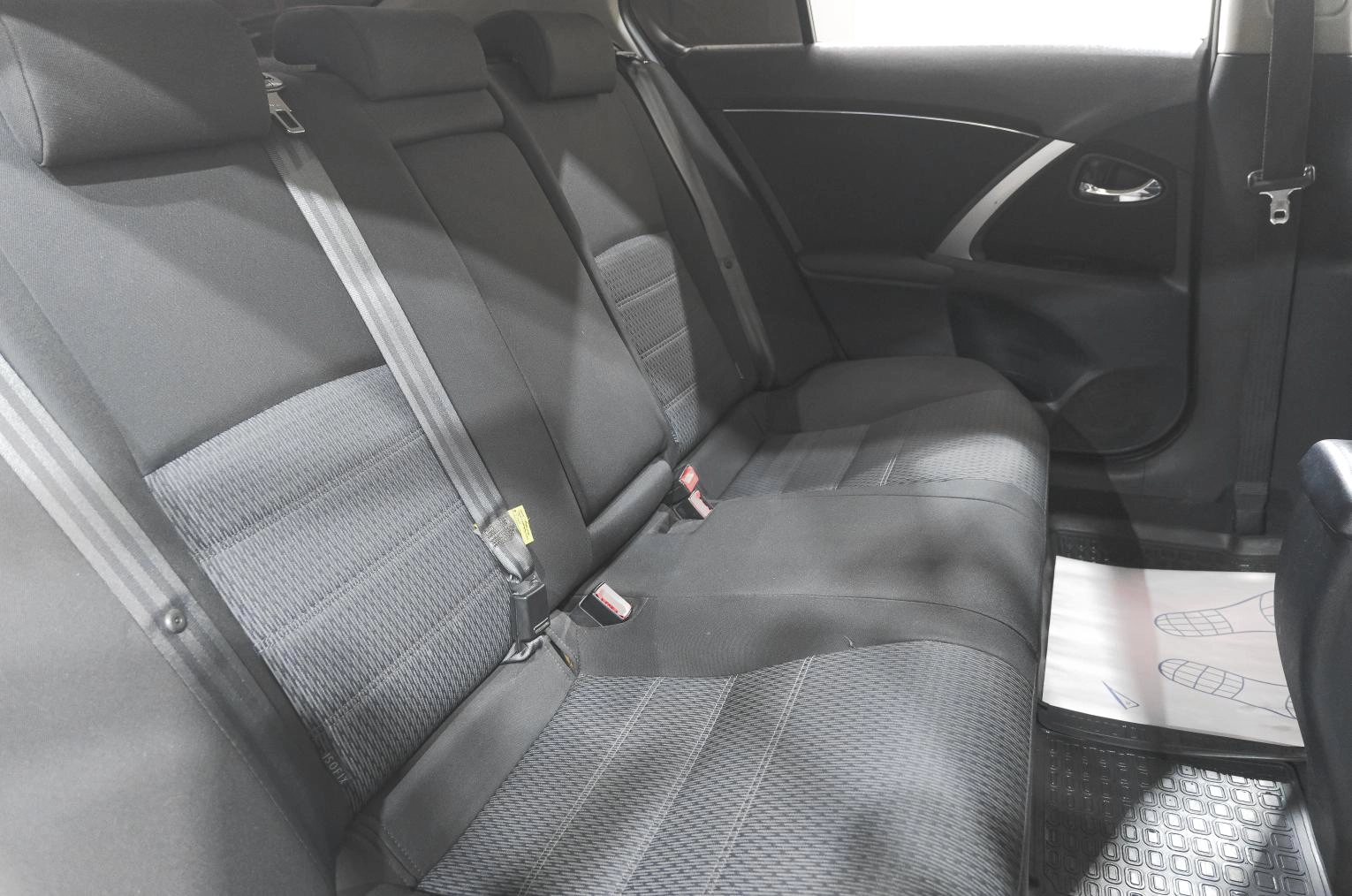 Toyota Avensis 24 из 26