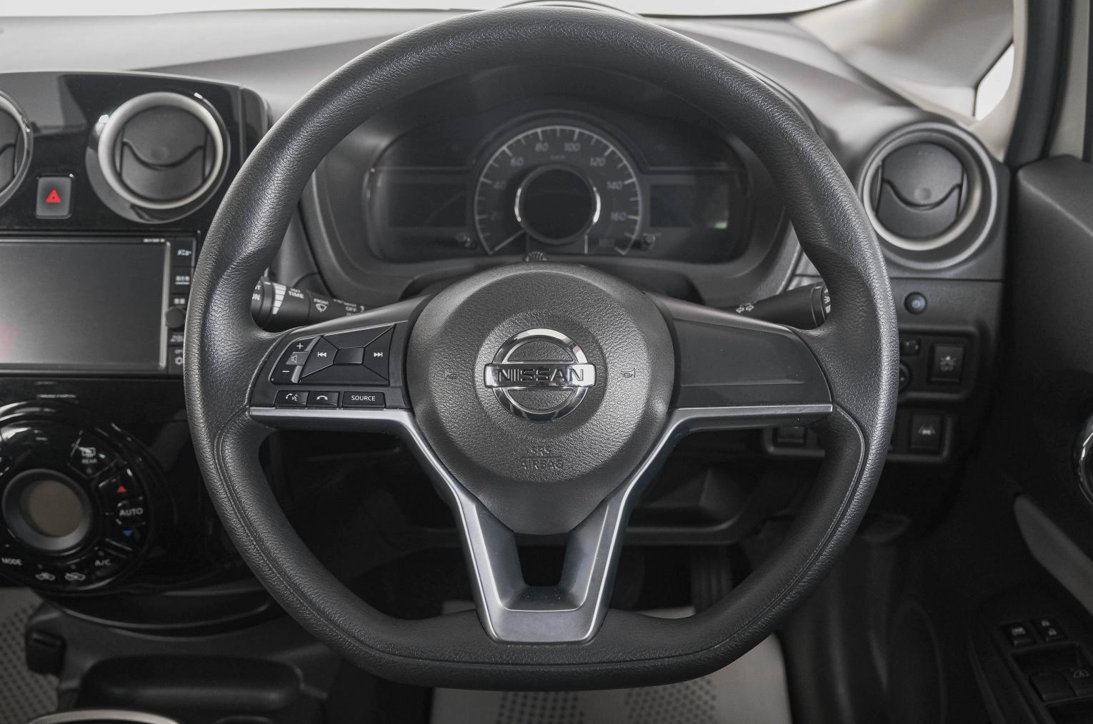 Nissan Note 15 из 24