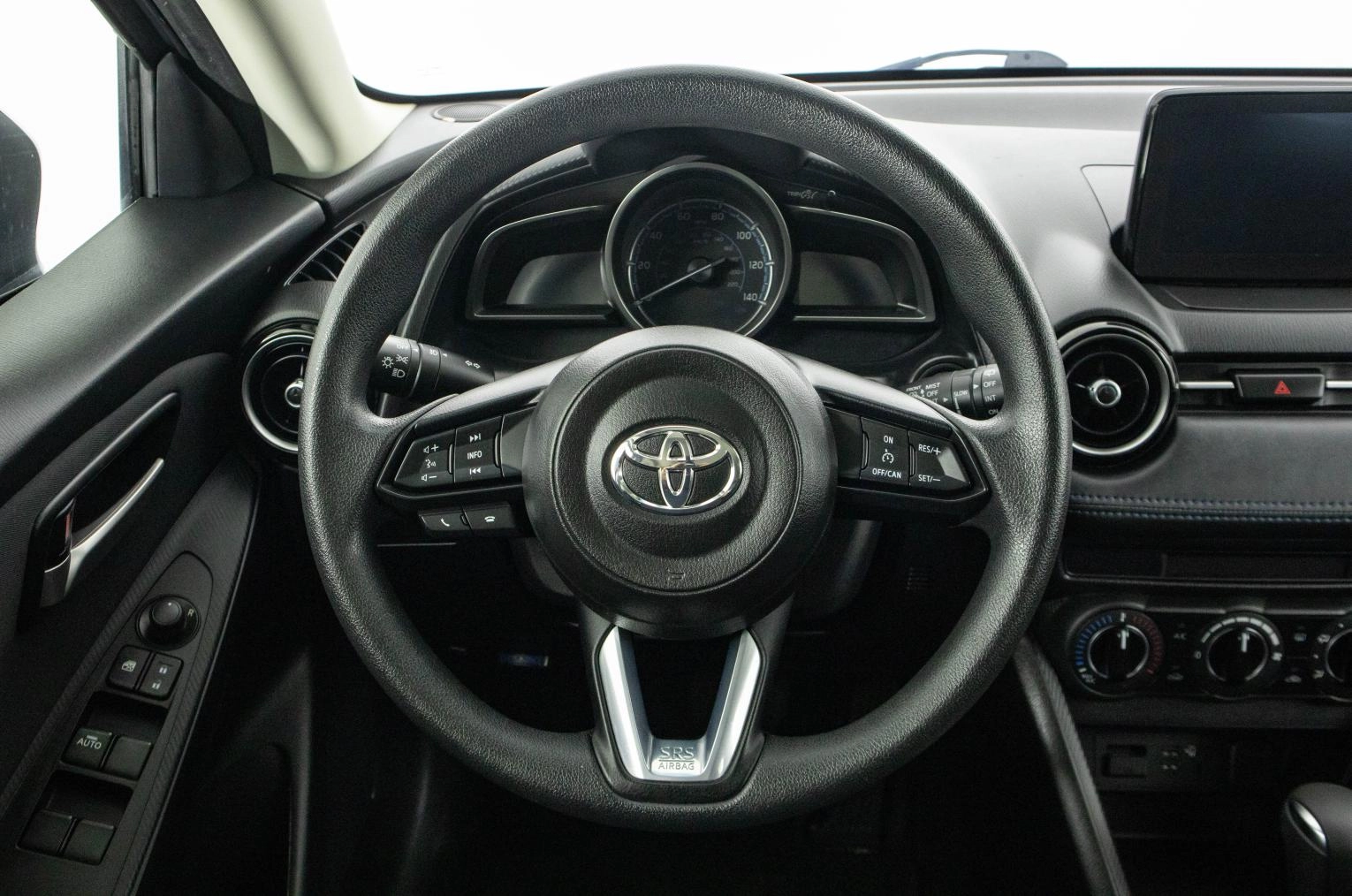 Toyota Yaris 15 из 25