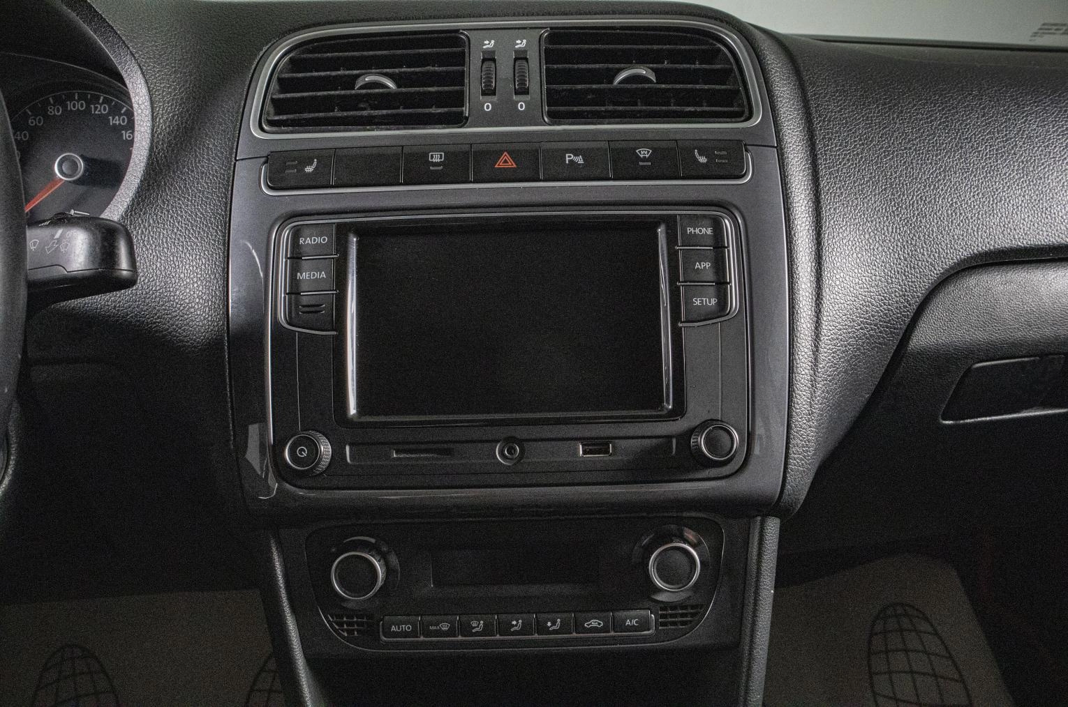 Volkswagen Polo 16 из 20