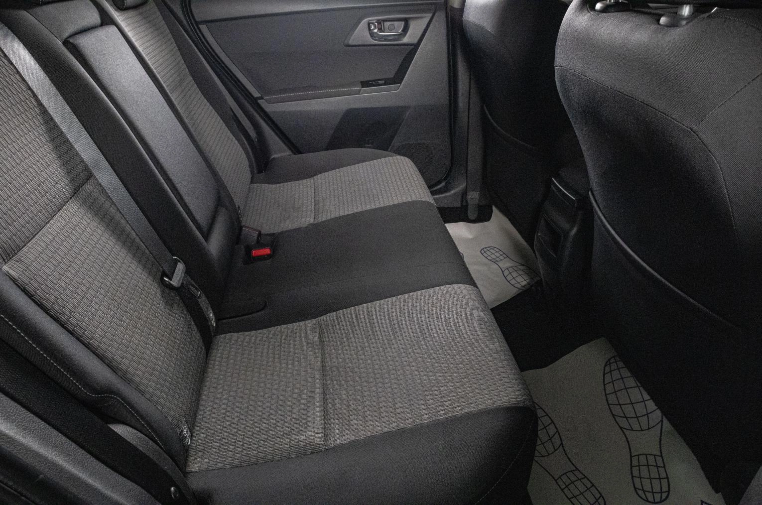 Toyota Auris 18 из 19