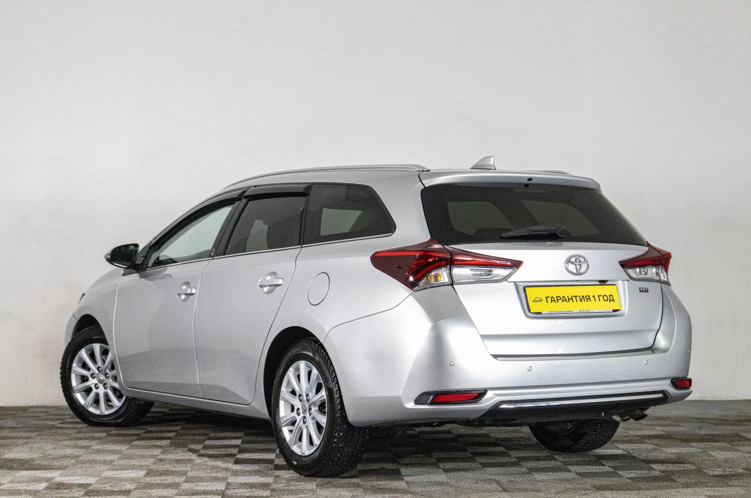 Toyota Auris 6 из 19
