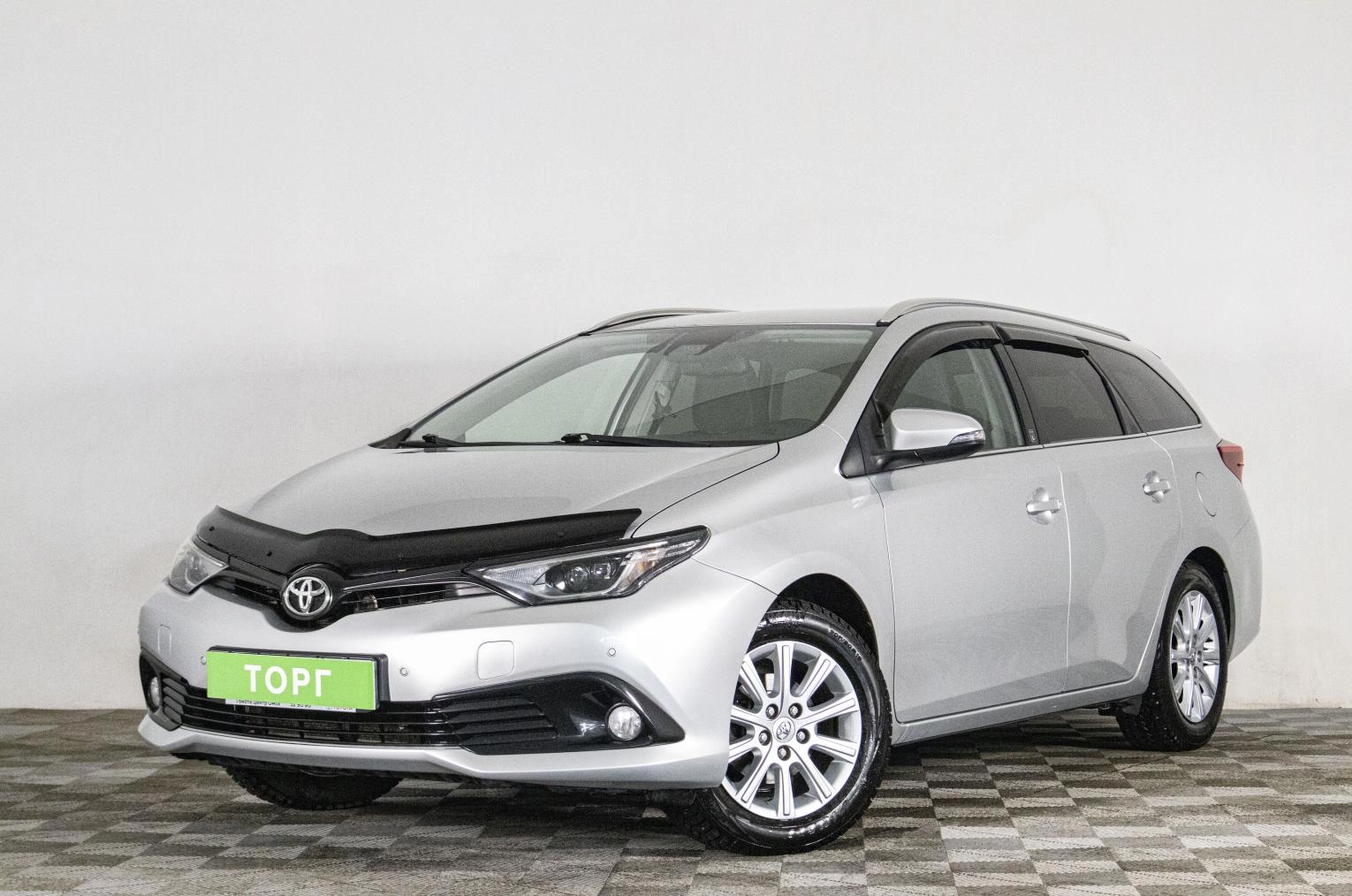 Toyota Auris 3 из 19