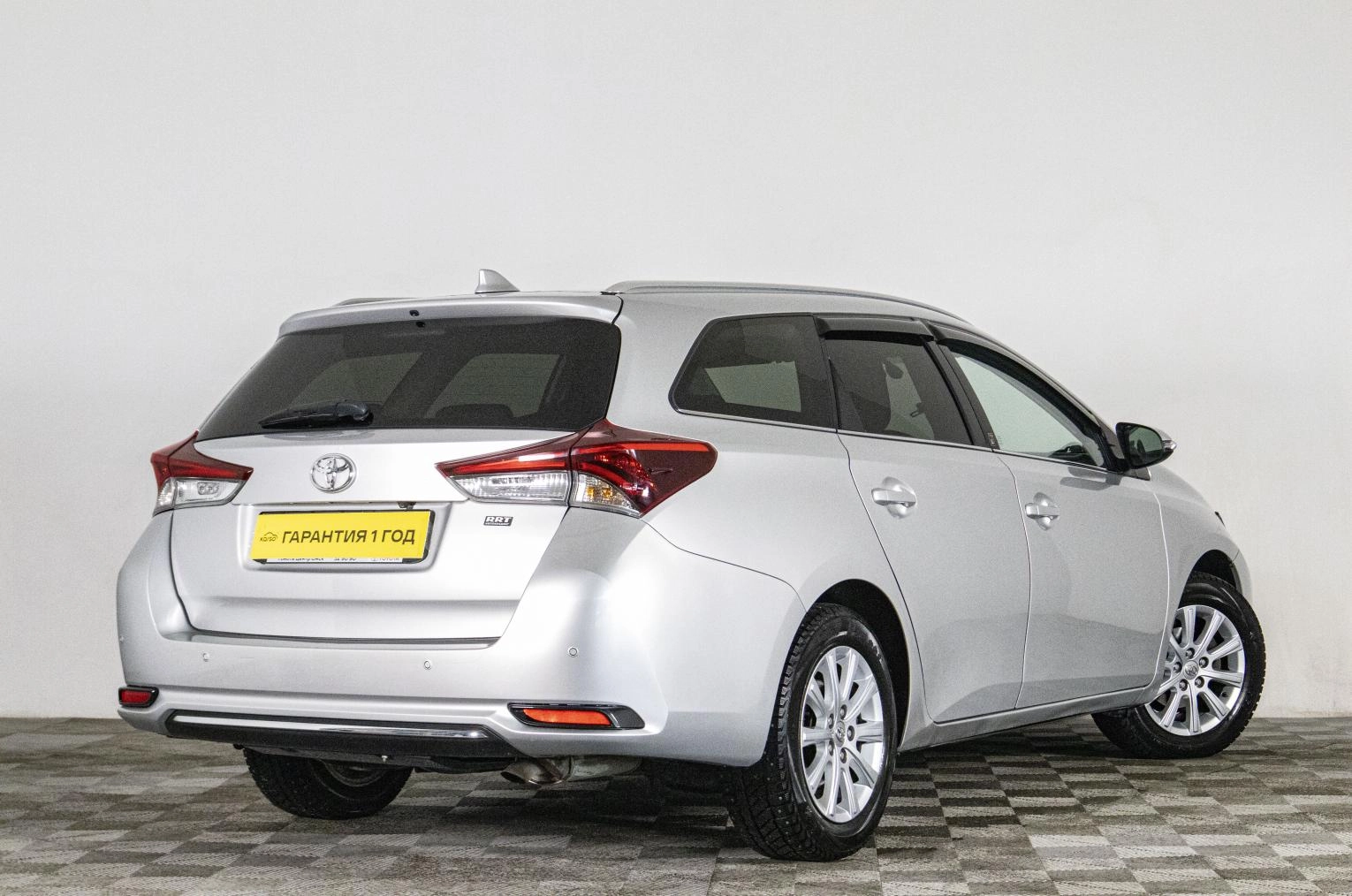 Toyota Auris 4 из 19