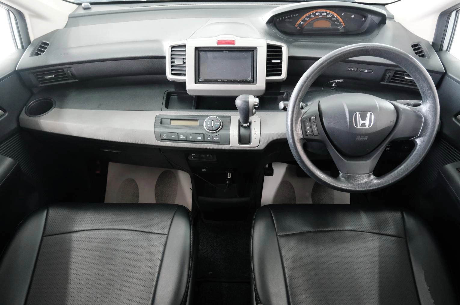 Honda Freed 15 из 25