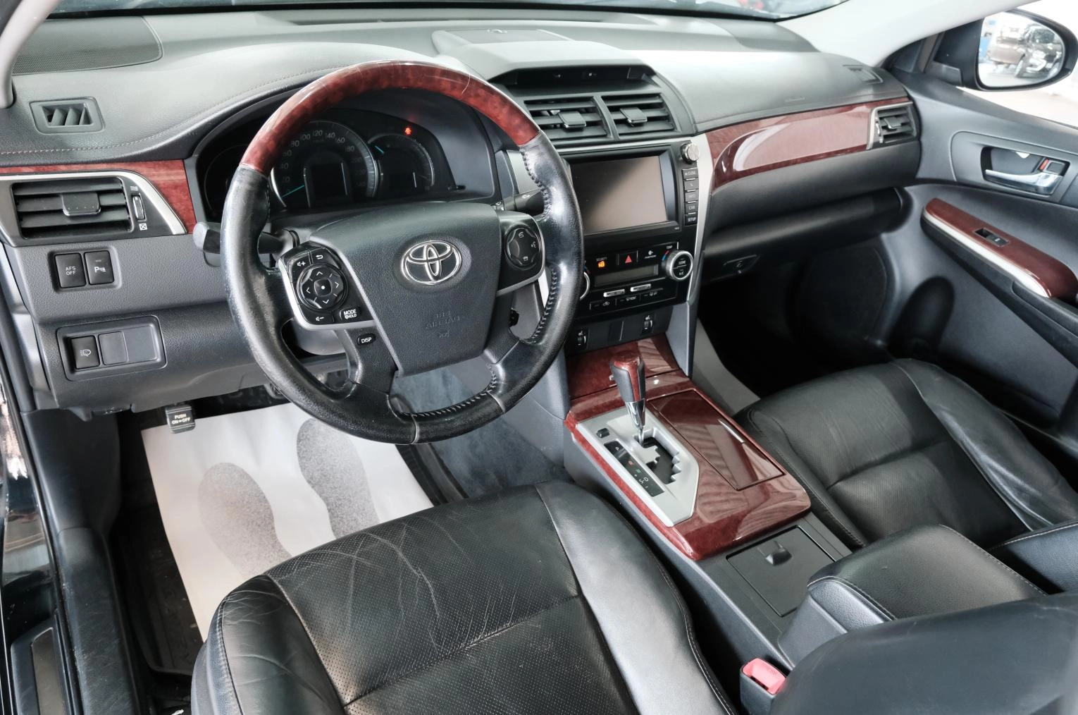 Toyota Camry 11 из 29