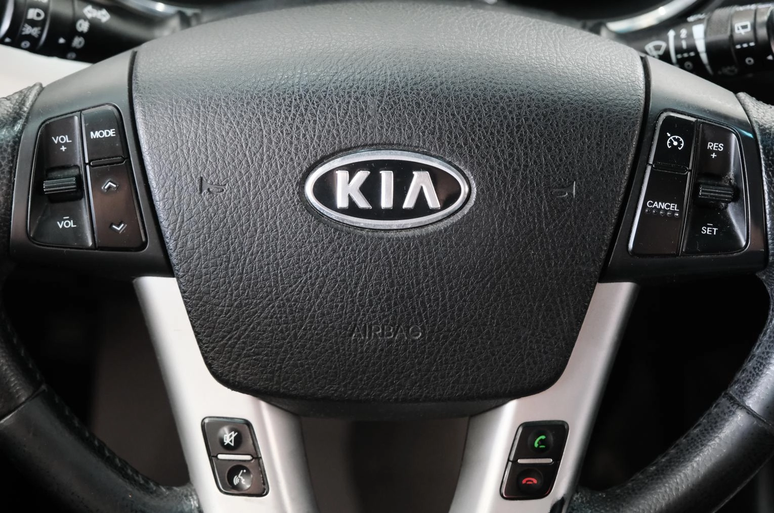 KIA Sorento 14 из 26