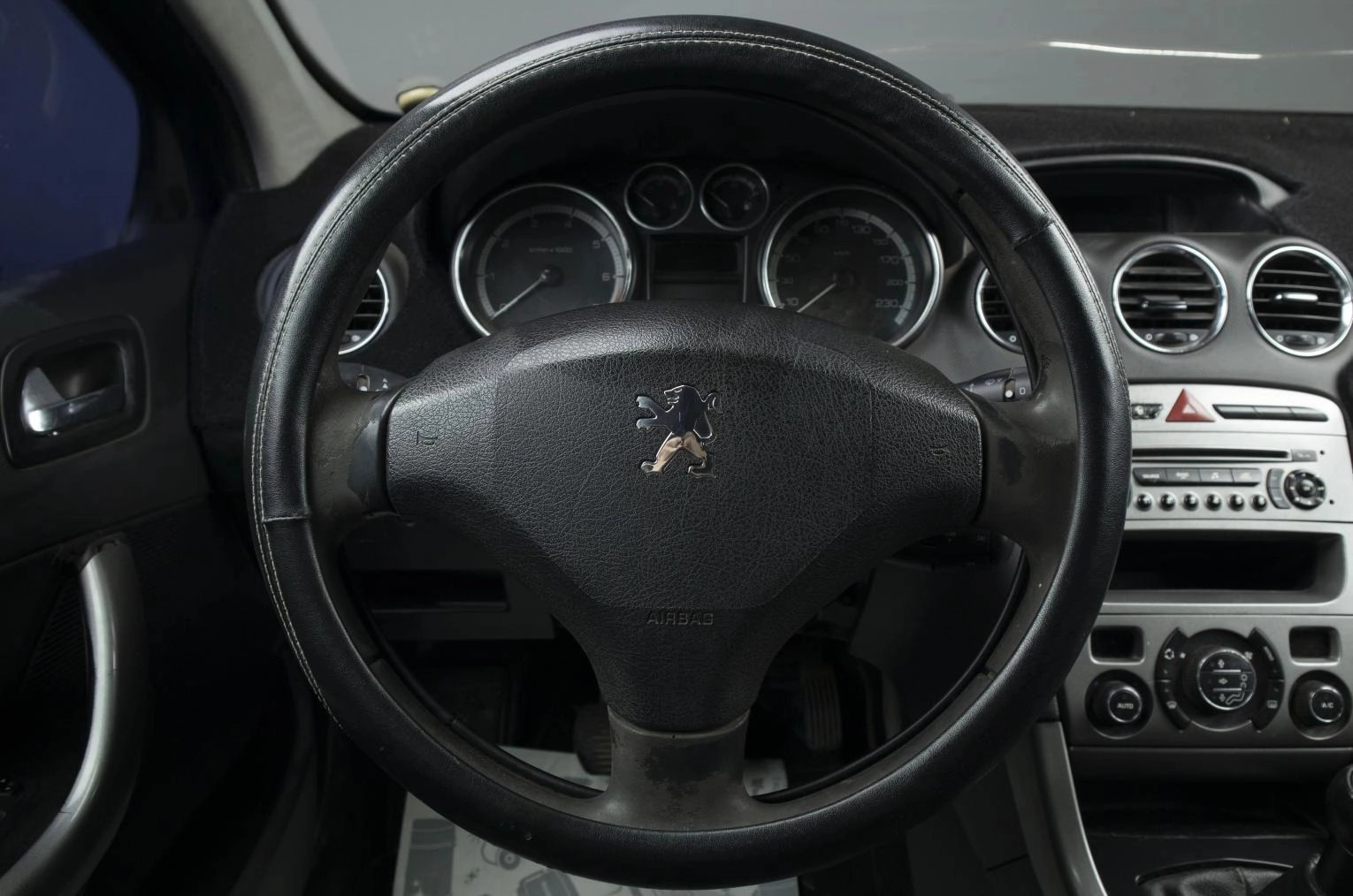 Peugeot 308 18 из 31
