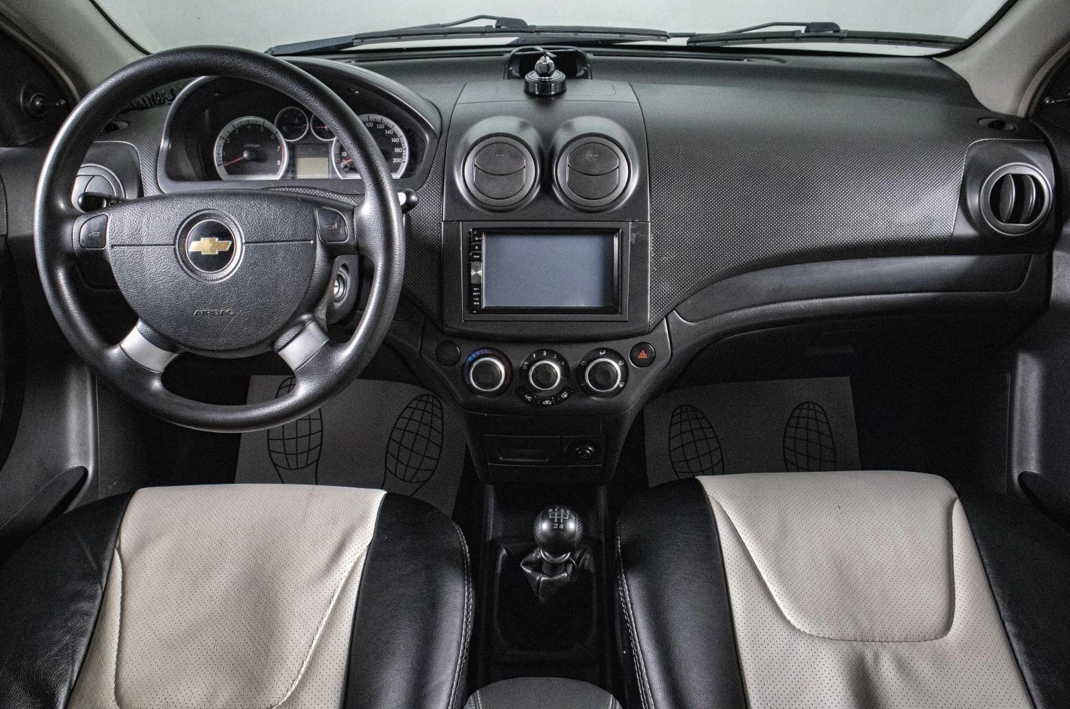Chevrolet Aveo 12 из 16