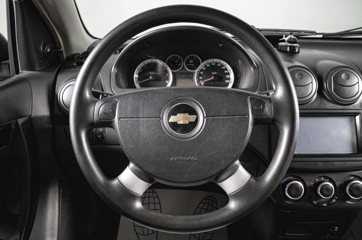 Chevrolet Aveo 10 из 16