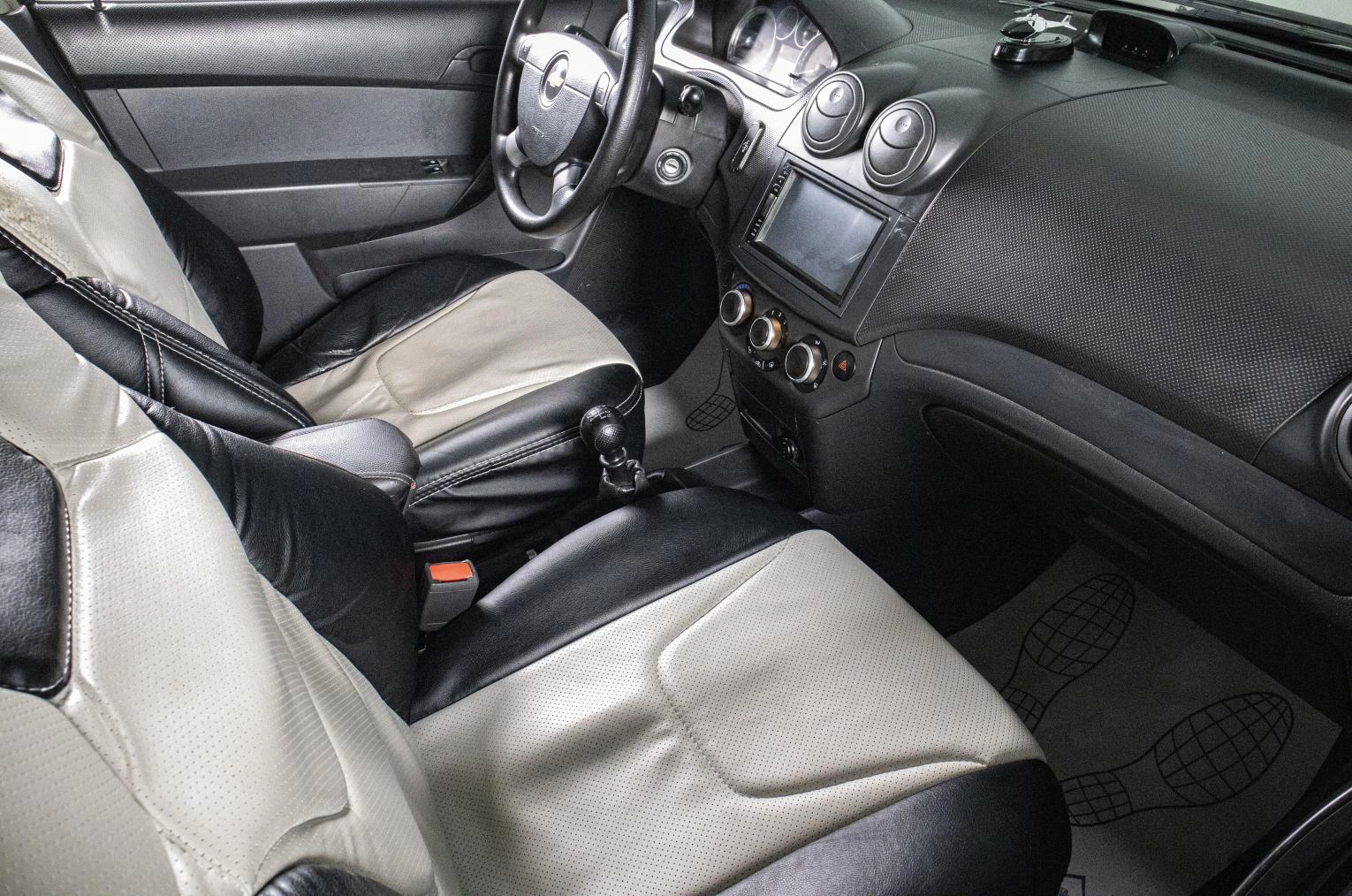 Chevrolet Aveo 9 из 16