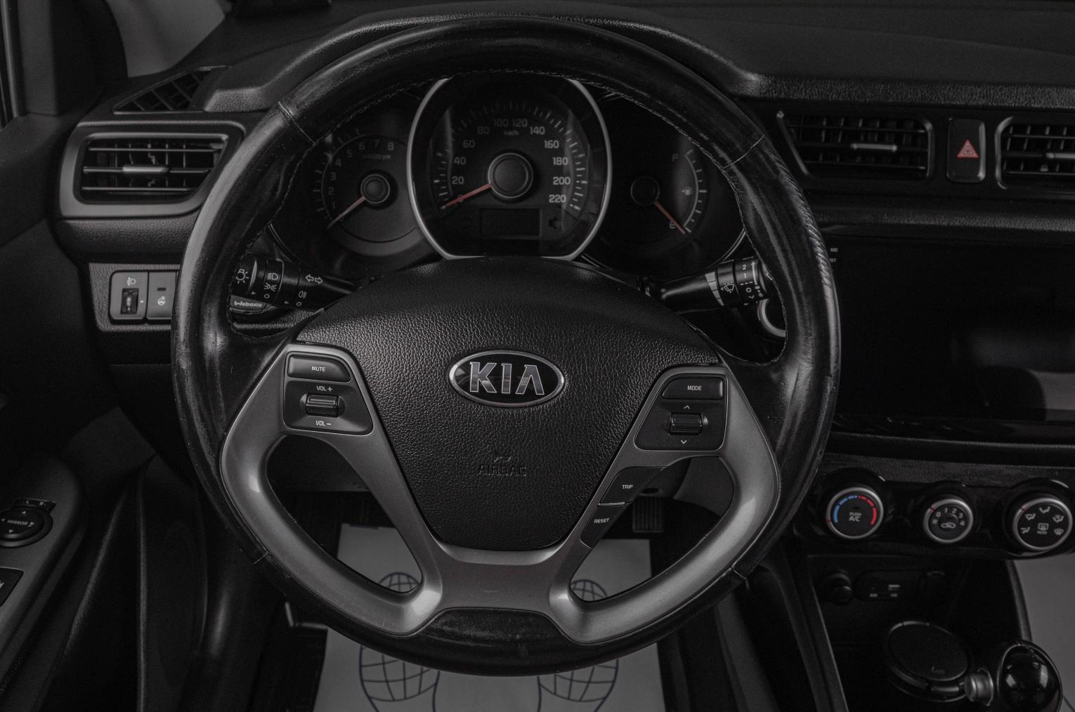 KIA Rio 11 из 19