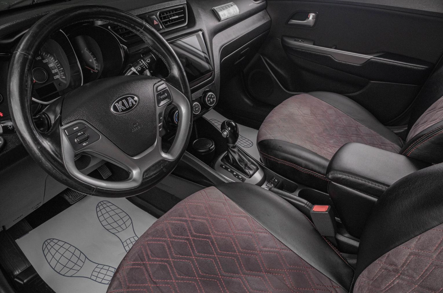 KIA Rio 8 из 19