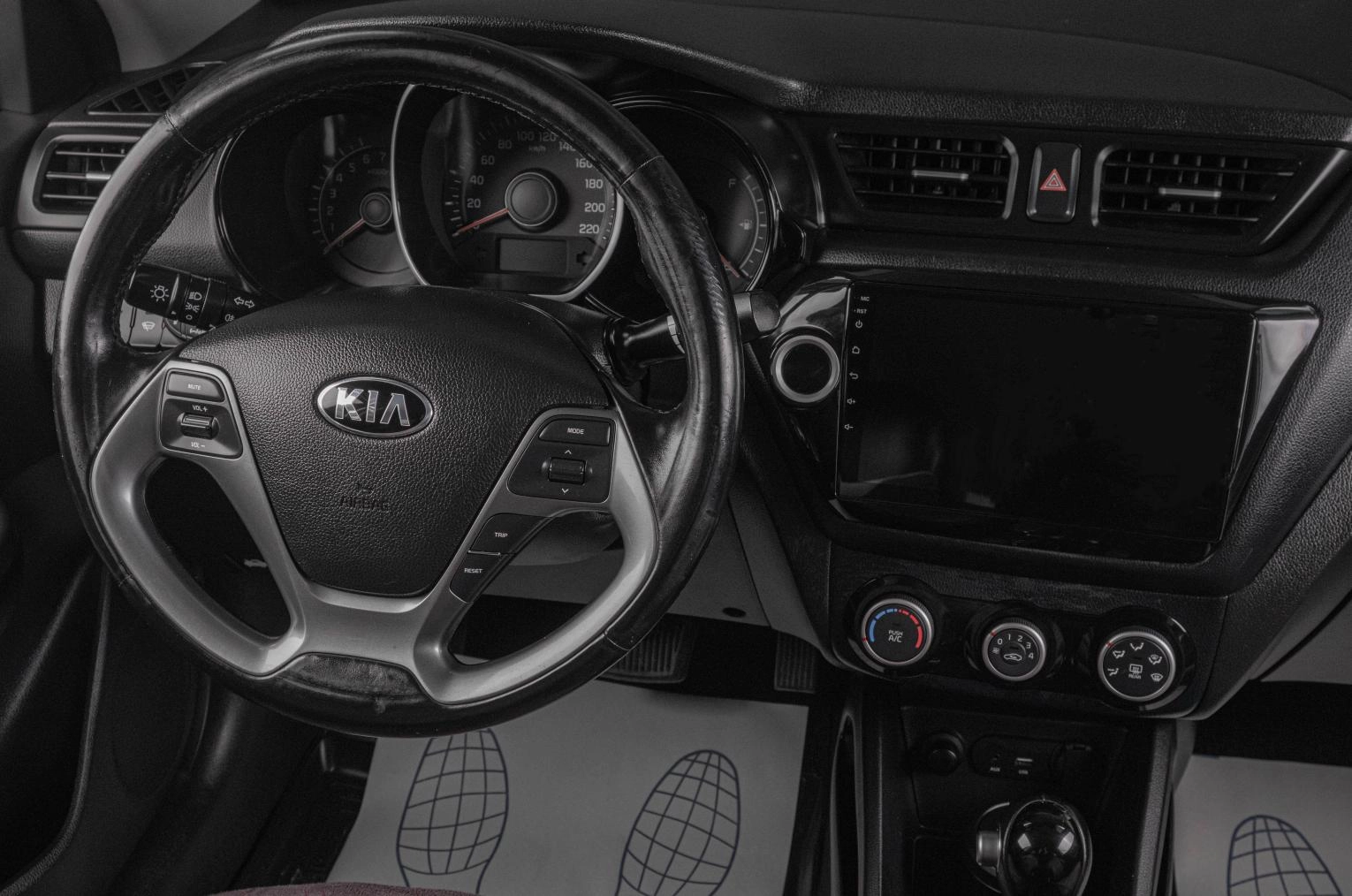 KIA Rio 16 из 19