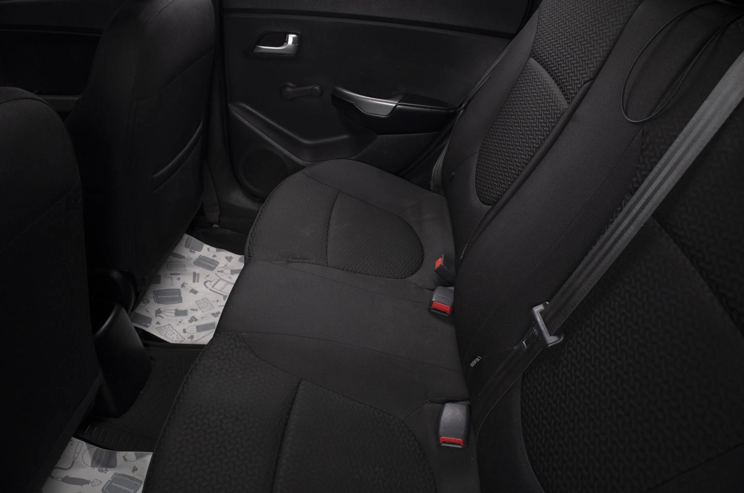 KIA Rio 17 из 17