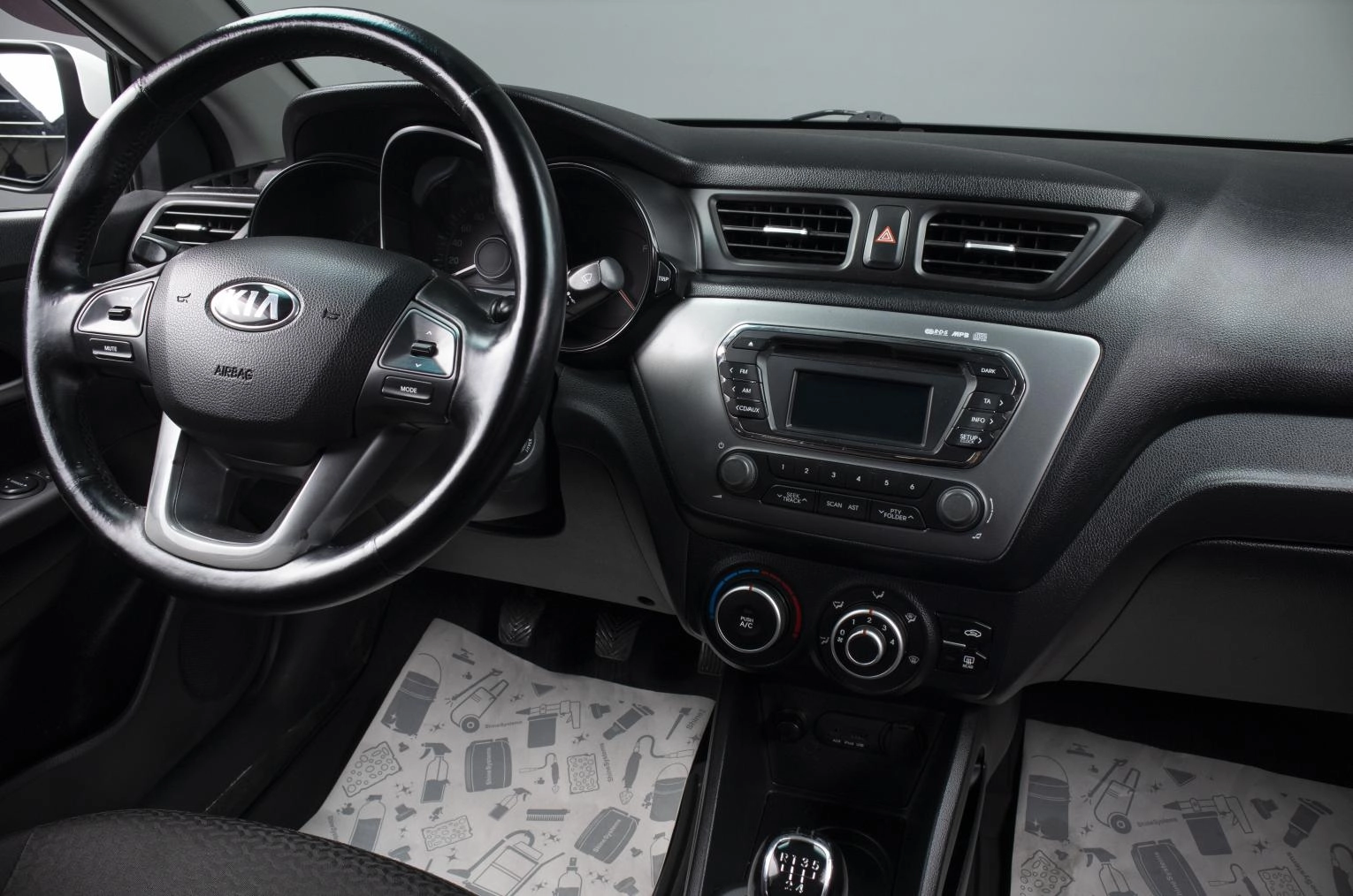 KIA Rio 8 из 17