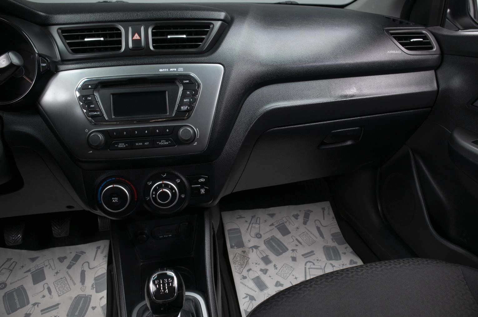 KIA Rio 9 из 17