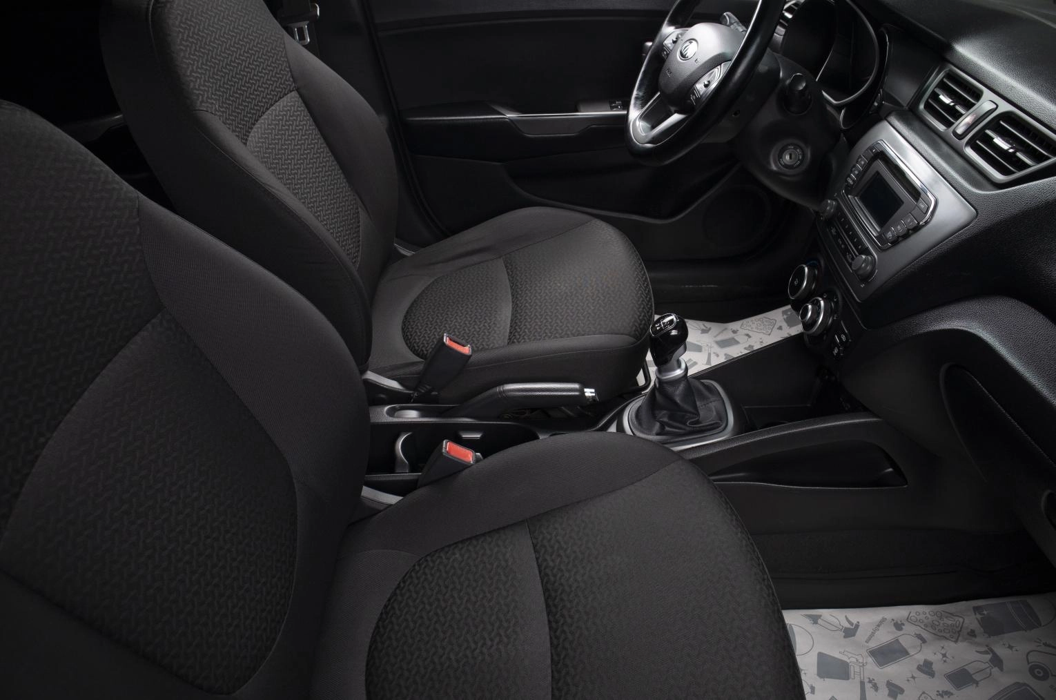 KIA Rio 15 из 17