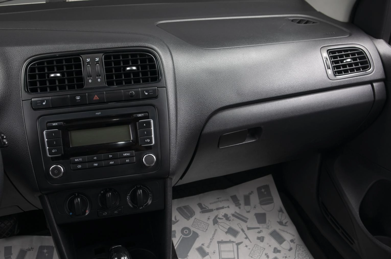 Volkswagen Polo 10 из 16