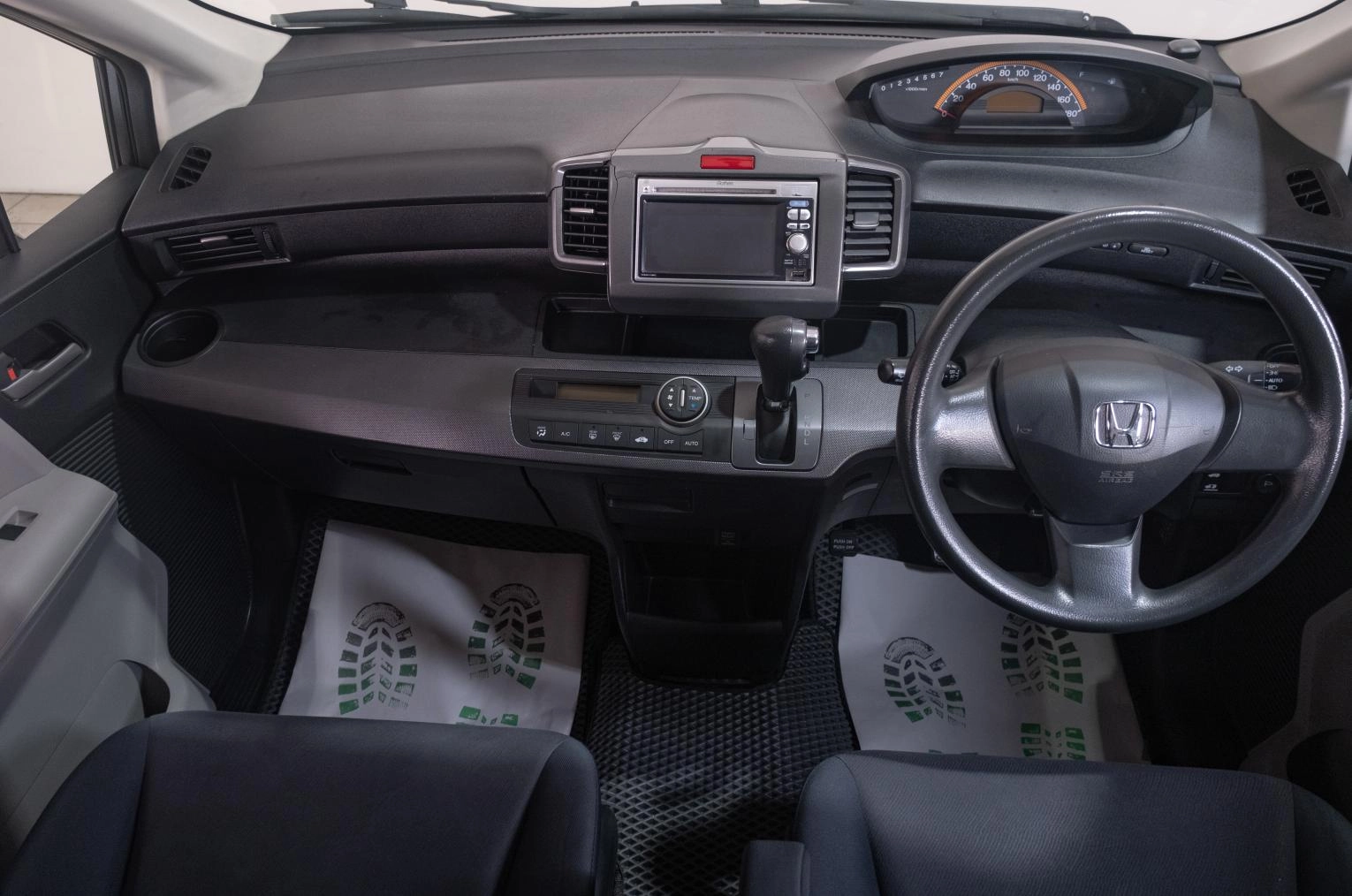 Honda Freed 9 из 18