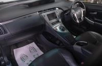 Toyota Prius PHV 17 из 19