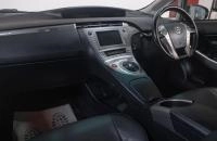 Toyota Prius PHV 16 из 19