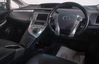 Toyota Prius PHV 8 из 19