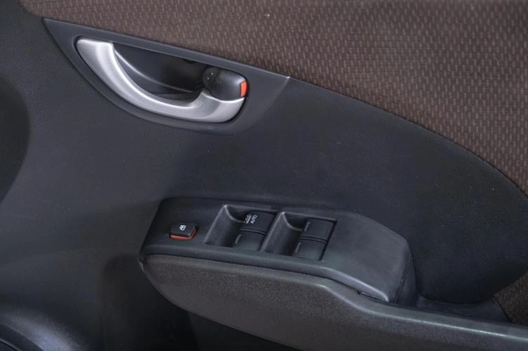 Honda Fit Shuttle 10 из 21