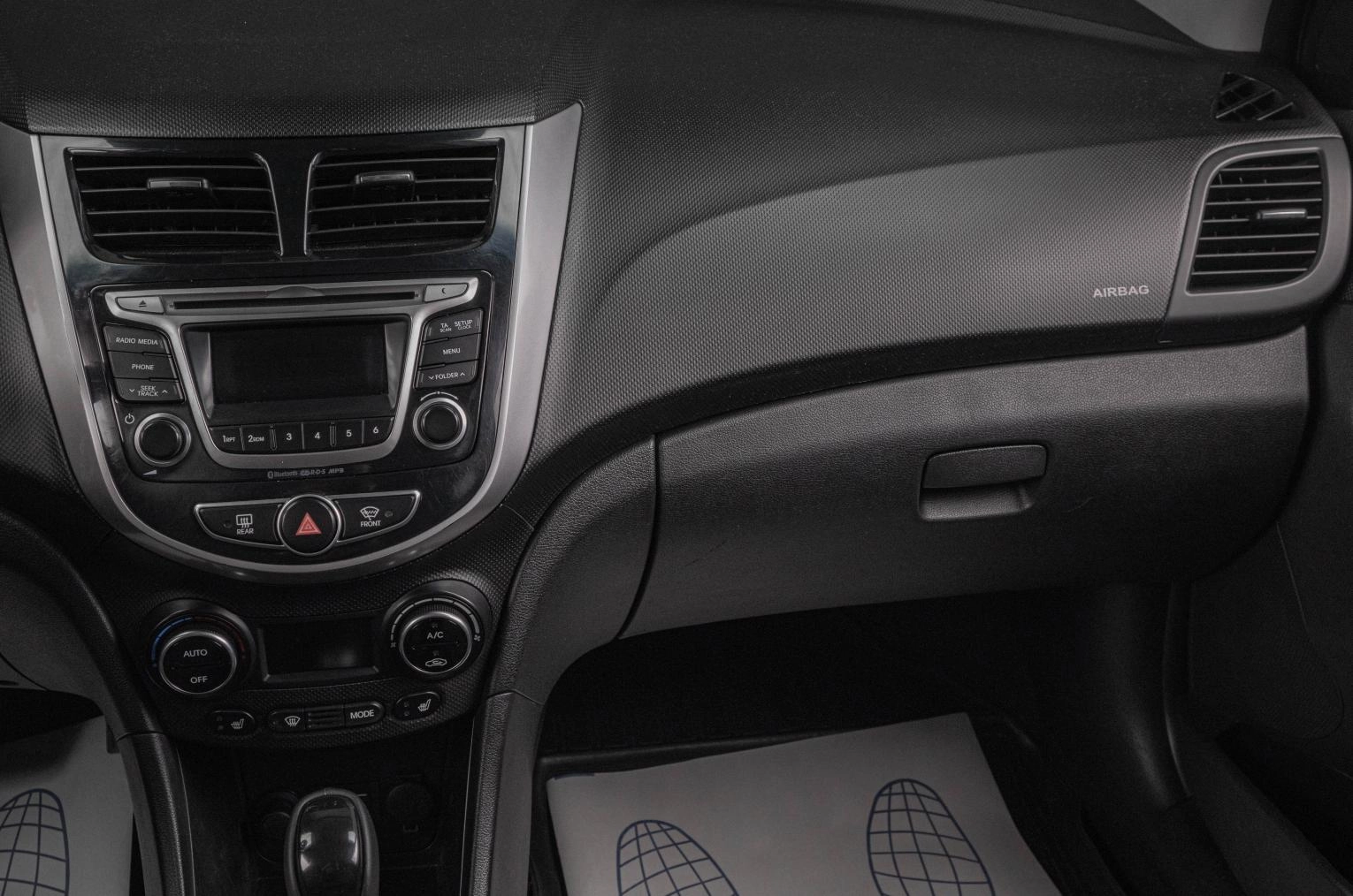 Hyundai Solaris 15 из 19