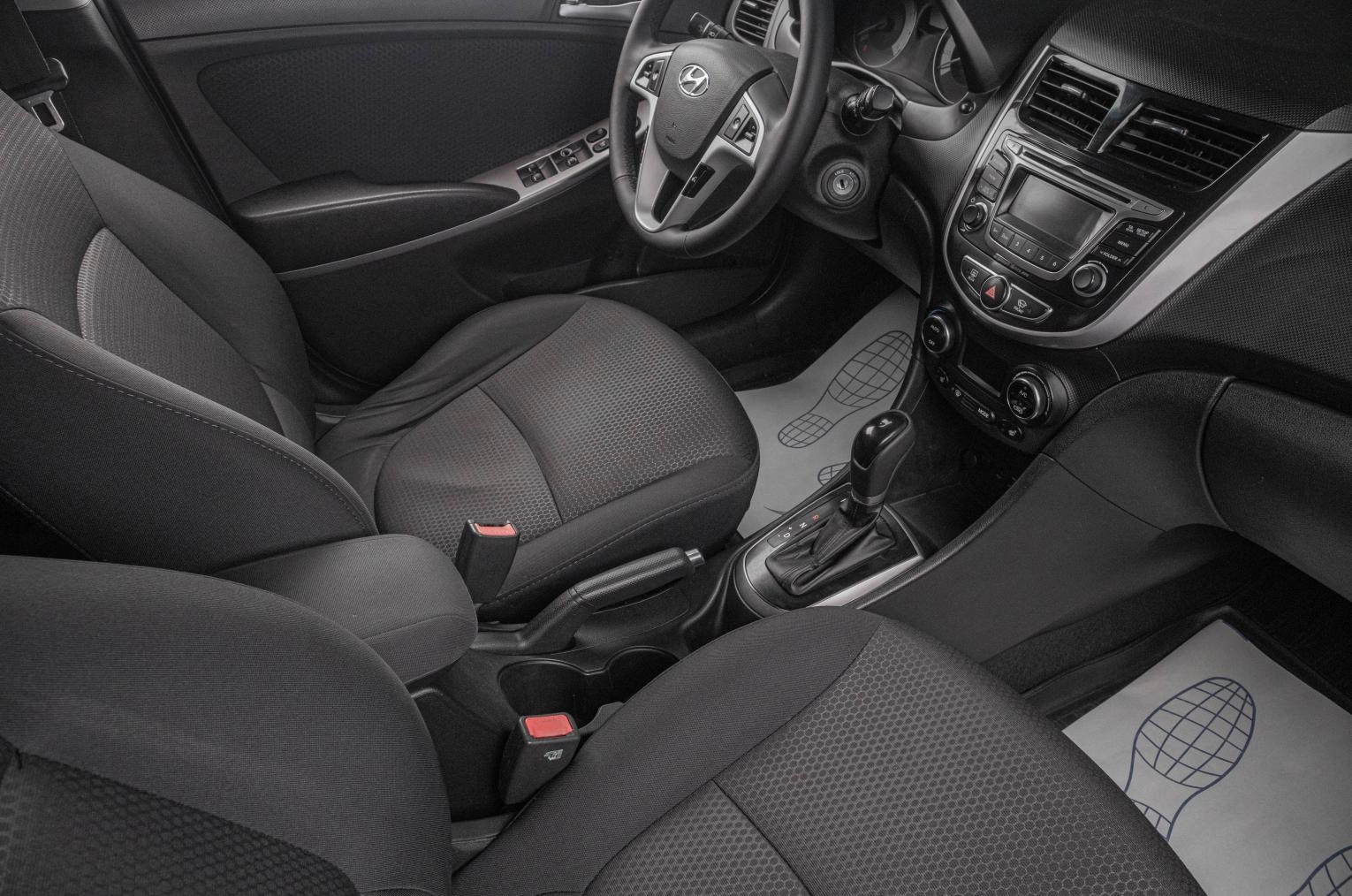 Hyundai Solaris 17 из 19