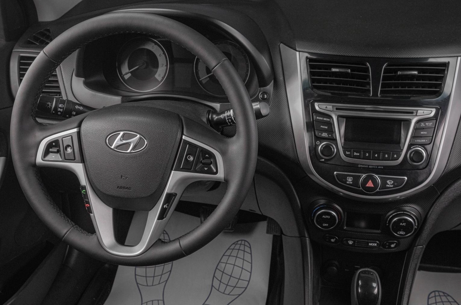 Hyundai Solaris 16 из 19