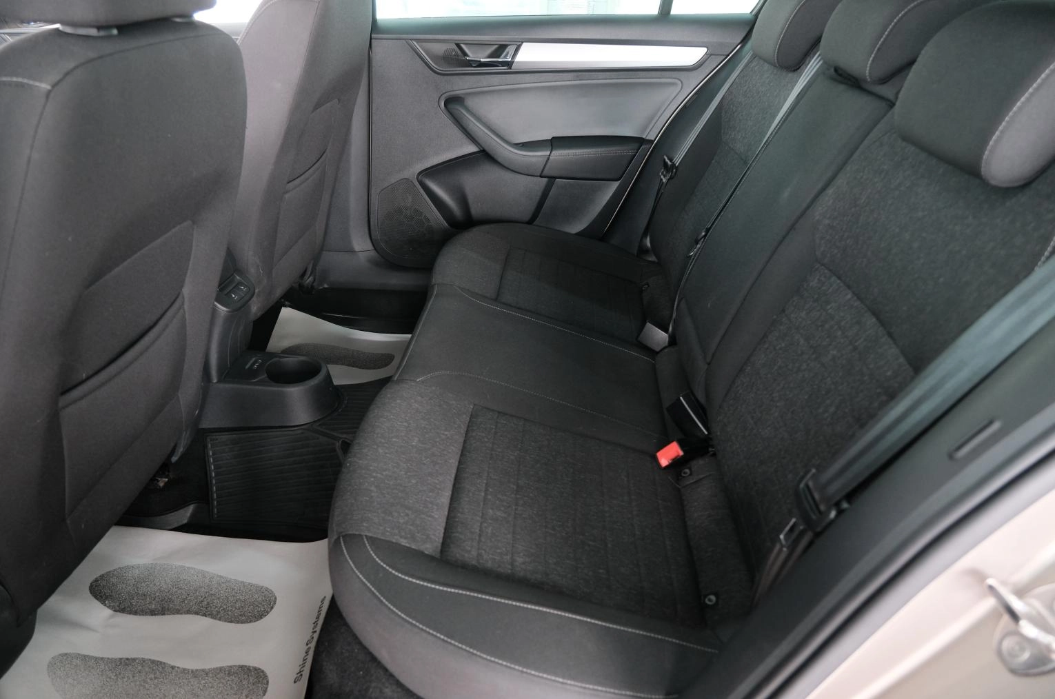 Skoda Rapid 23 из 25