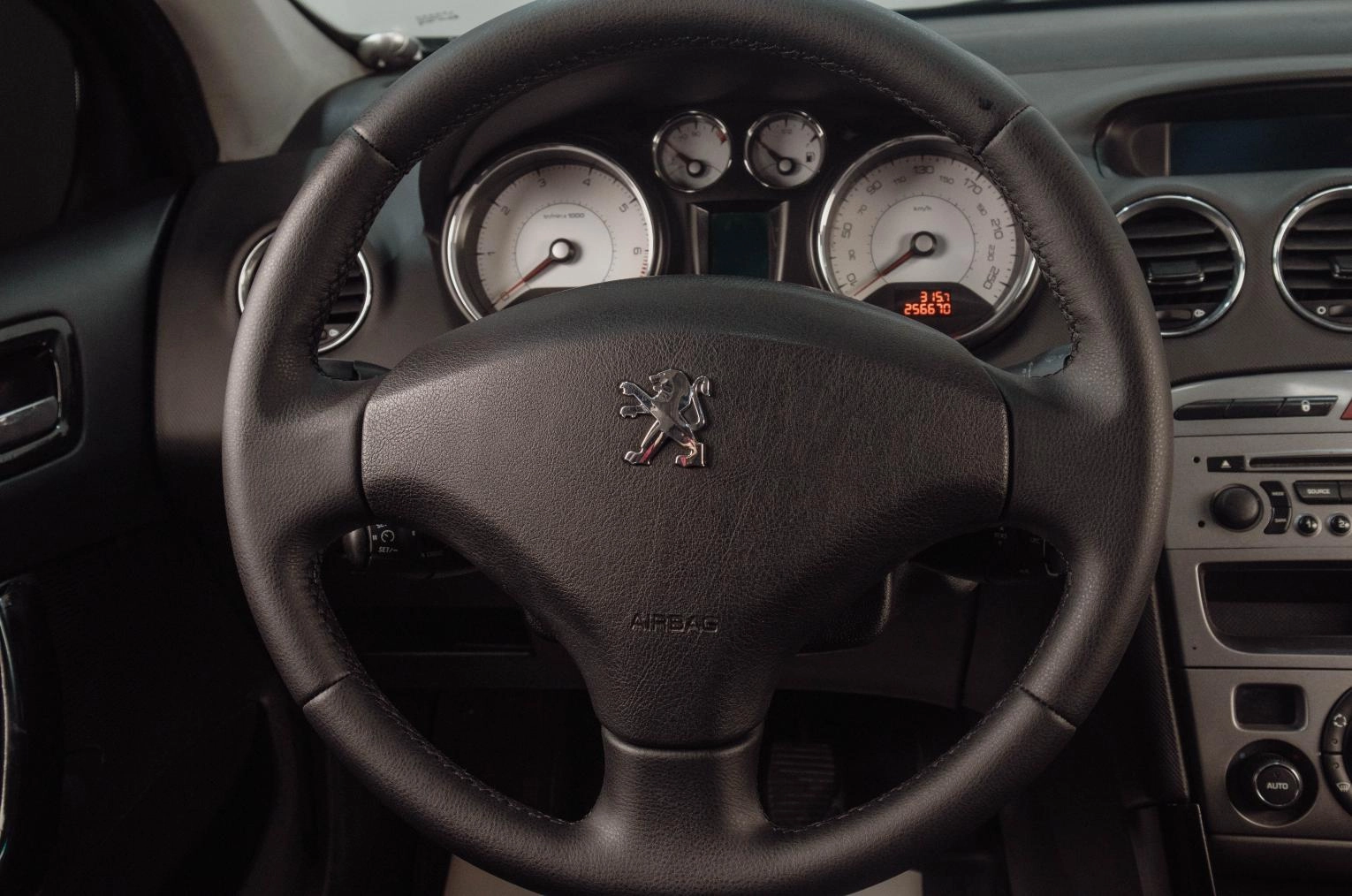 Peugeot 308 11 из 17