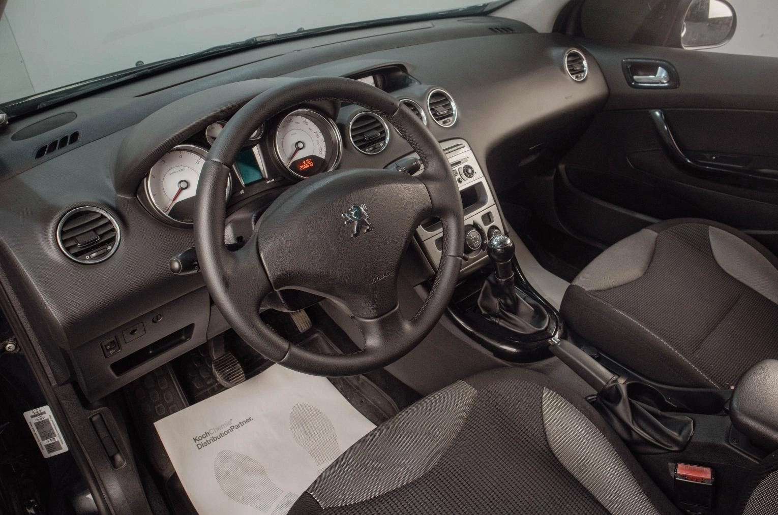 Peugeot 308 8 из 17