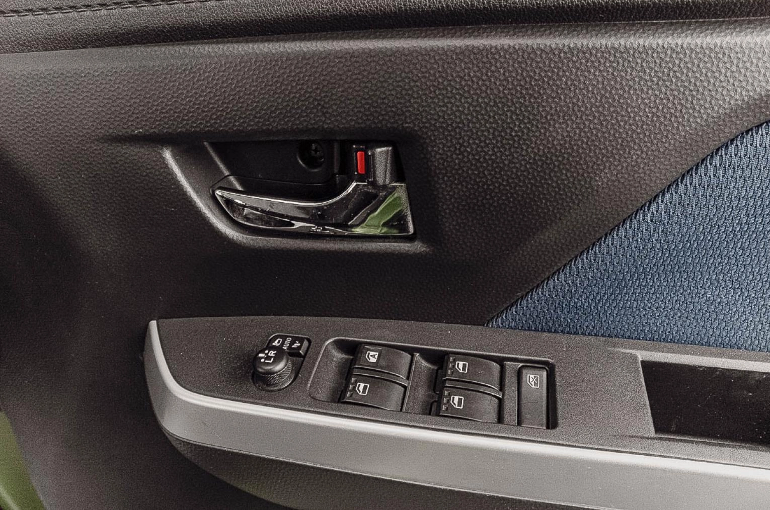Toyota Roomy 8 из 18