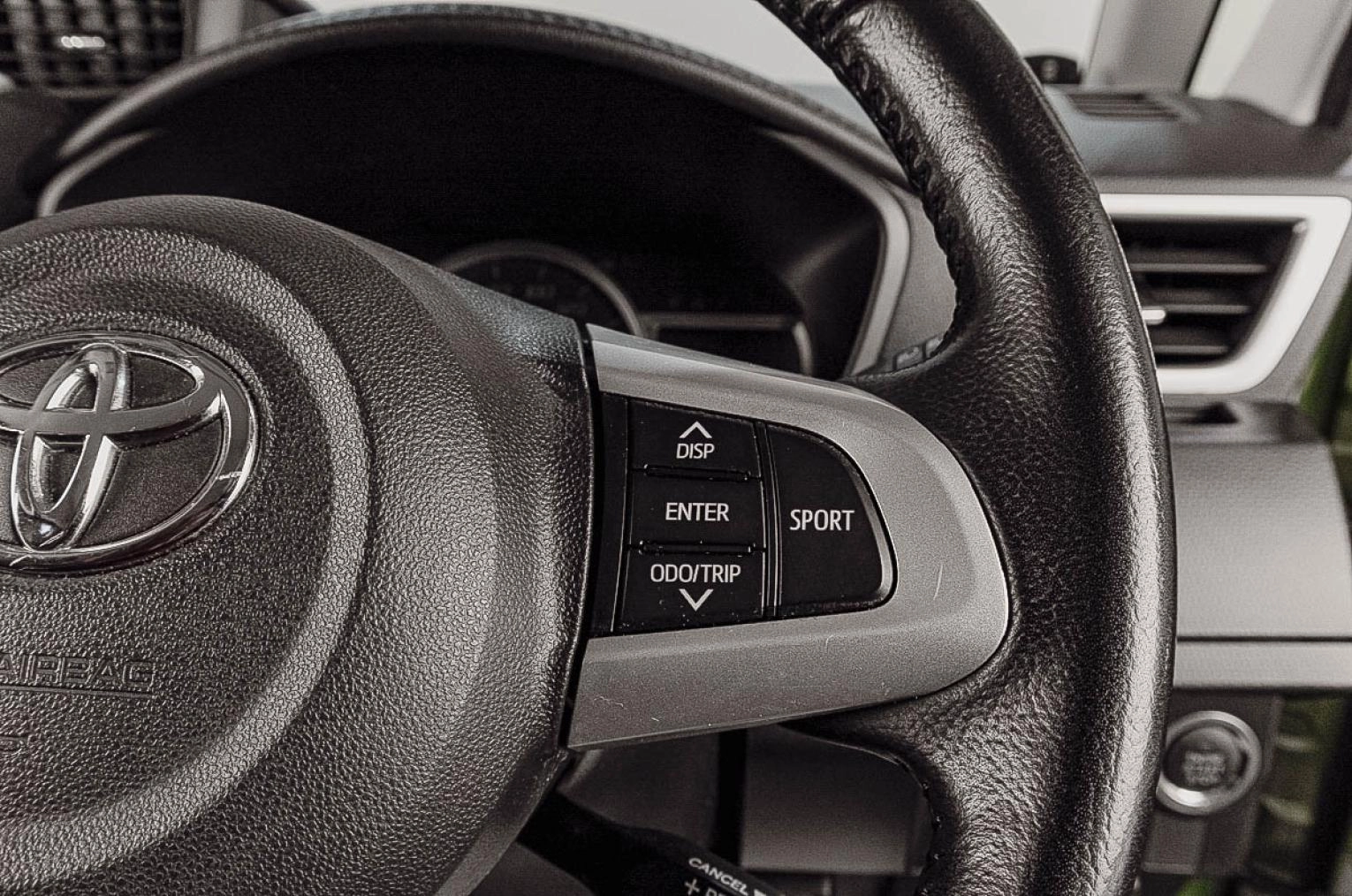 Toyota Roomy 11 из 18