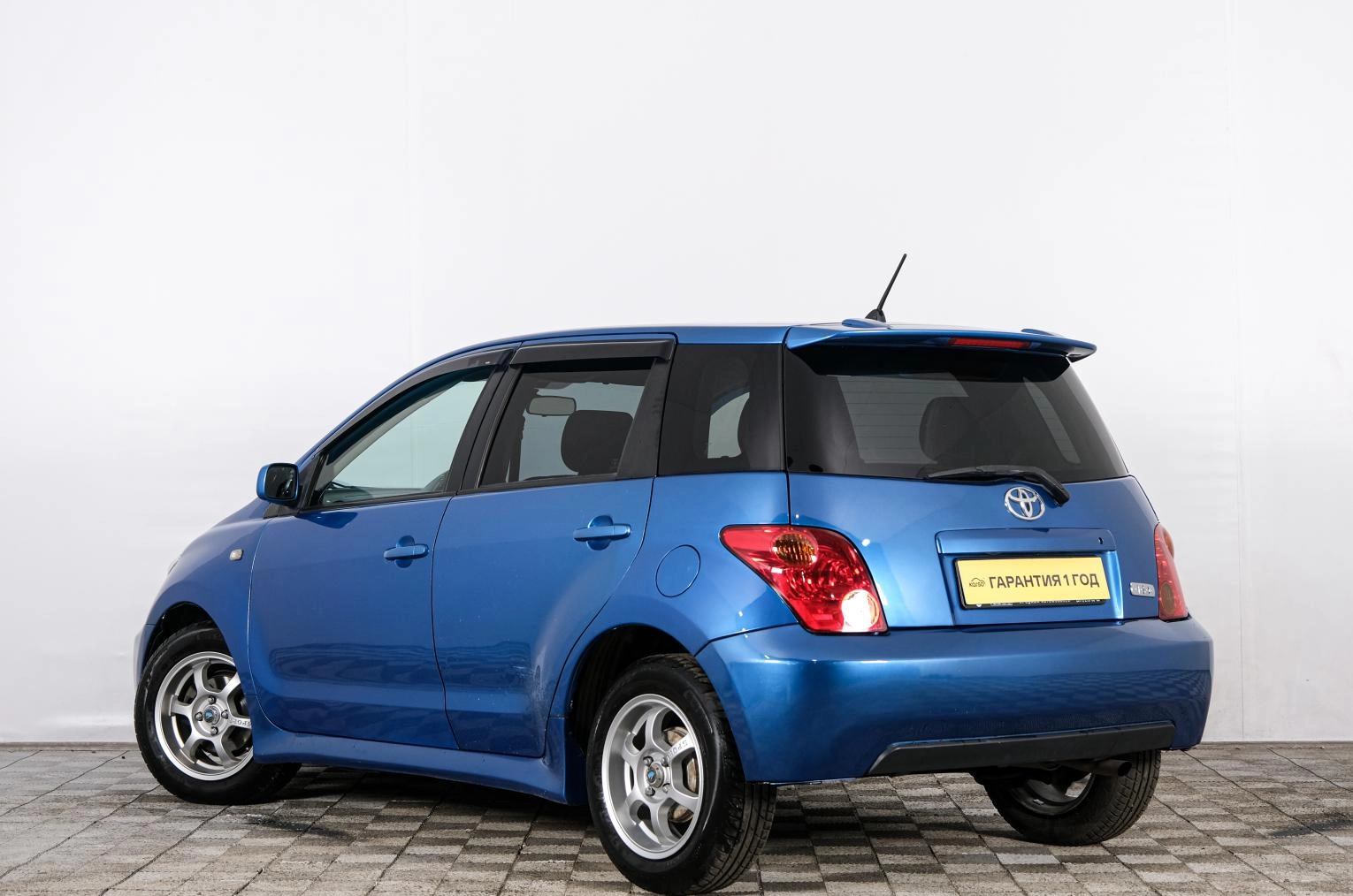 Toyota Ist 4 из 20