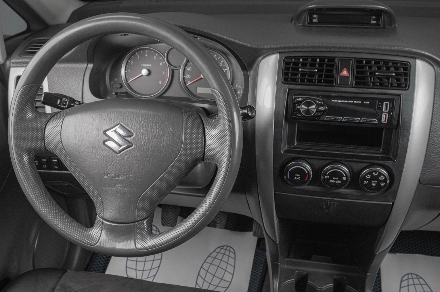Suzuki Liana 14 из 17