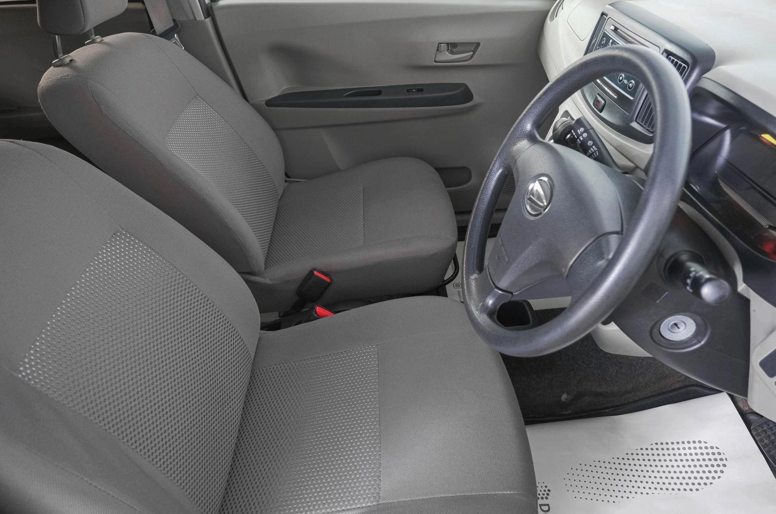 Daihatsu Mira e:S 21 из 39