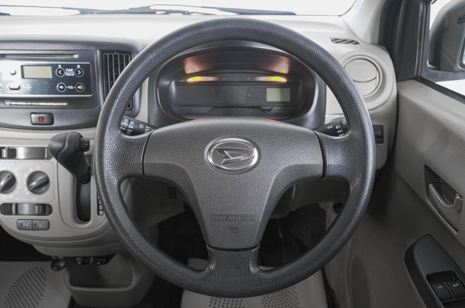 Daihatsu Mira e:S 29 из 39