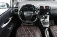 Toyota Auris 14 из 21