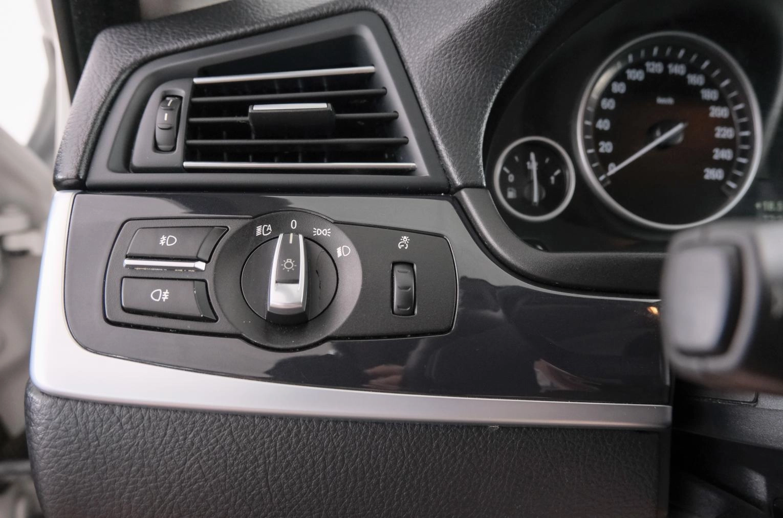 BMW 5 серия 17 из 22