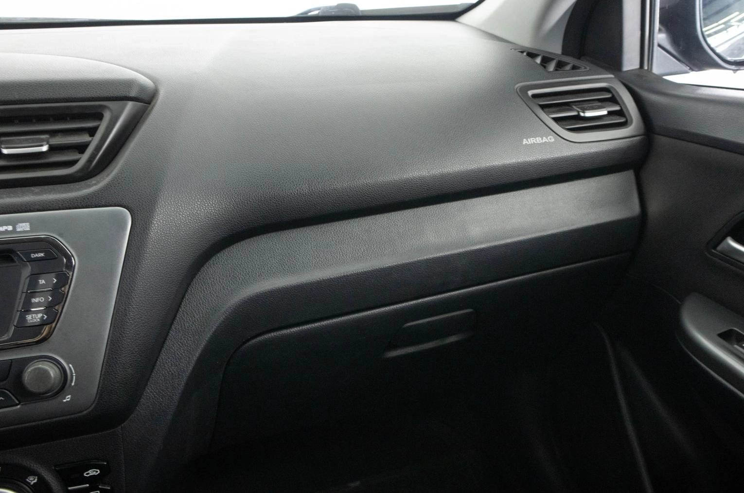 KIA Rio 14 из 21