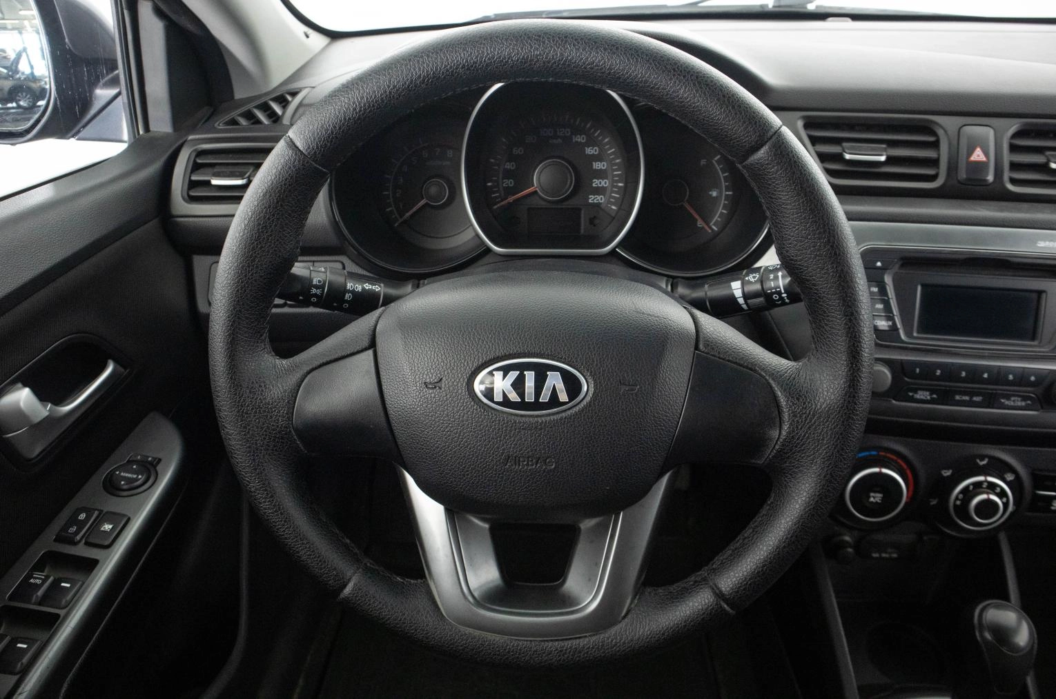 KIA Rio 19 из 21