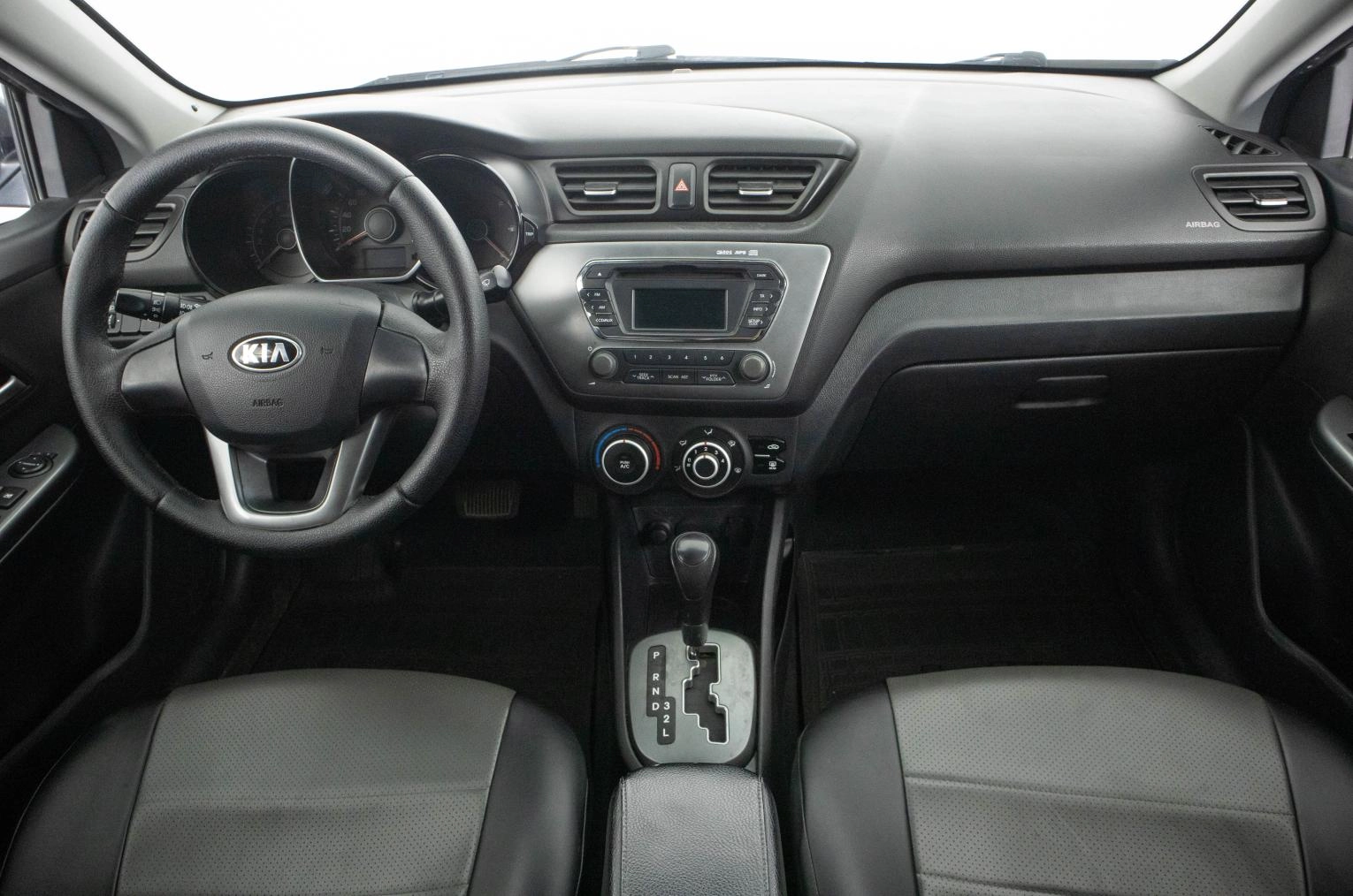 KIA Rio 13 из 21