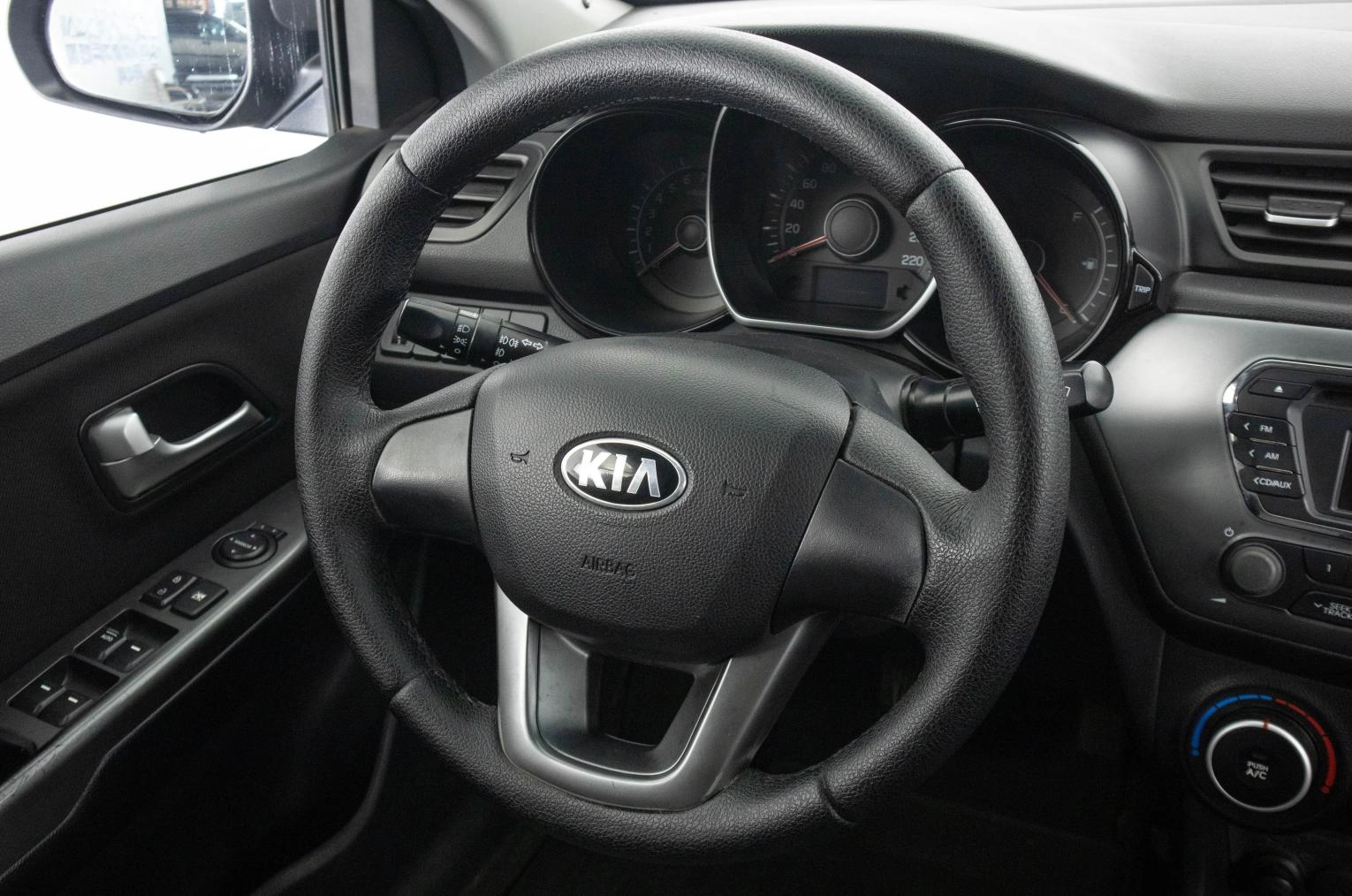 KIA Rio 12 из 21