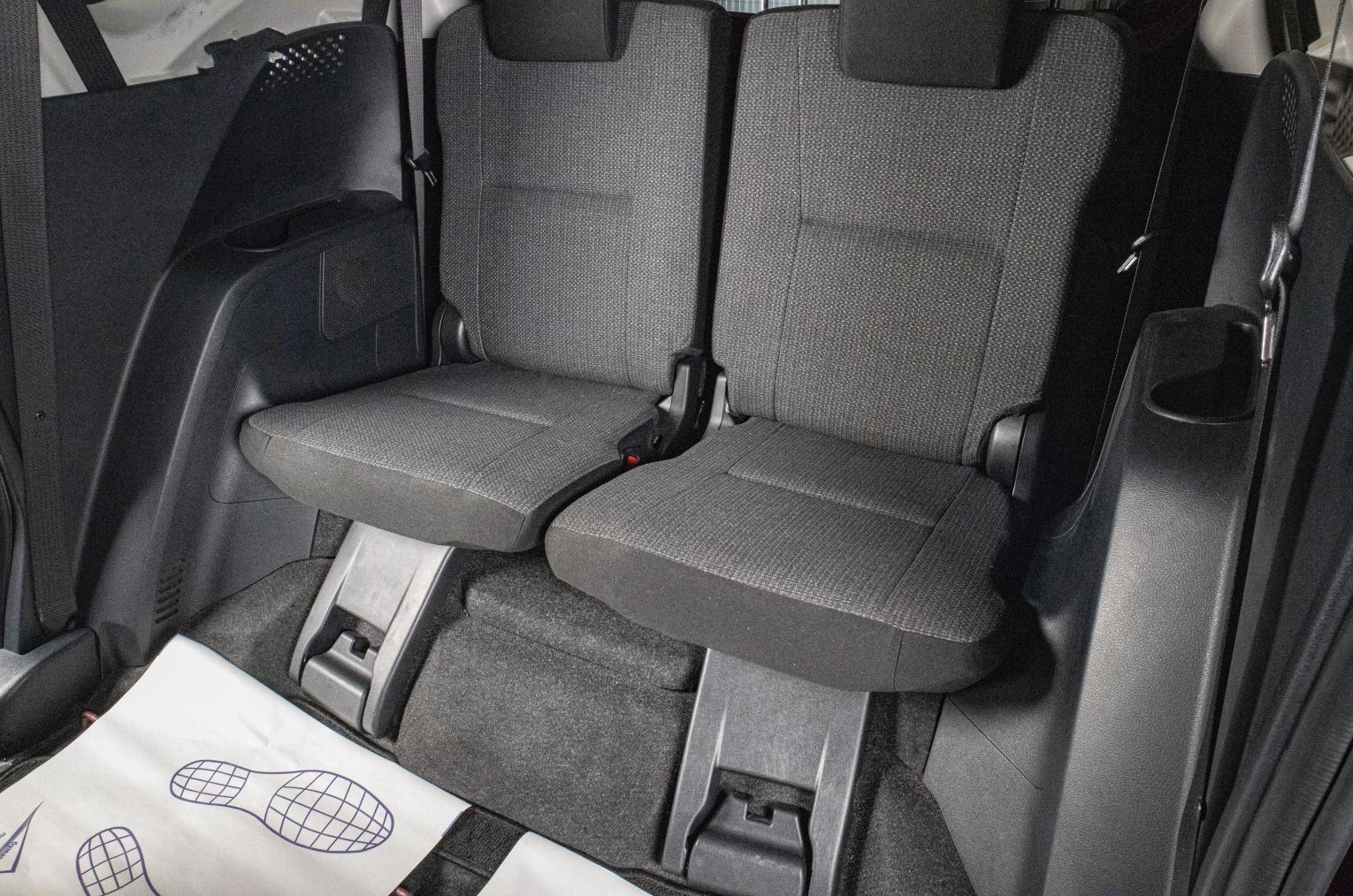 Toyota Sienta 18 из 20