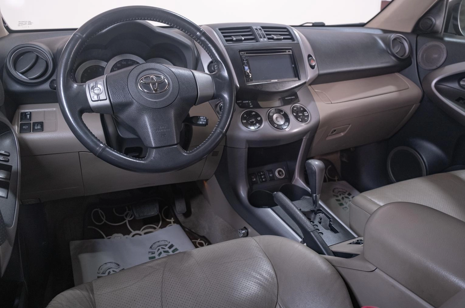 Toyota RAV4 10 из 21