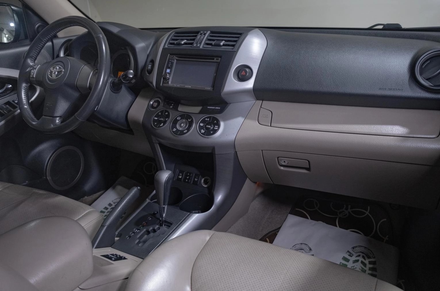 Toyota RAV4 17 из 21